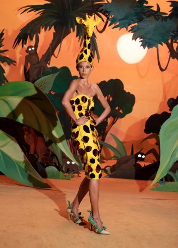 Fotoservizio/FW 21-22/WOMEN/SFILATA/MOSCHINO/DP2/24