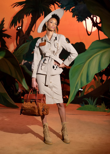 Fotoservizio/FW 21-22/WOMEN/SFILATA/MOSCHINO/DP2/33