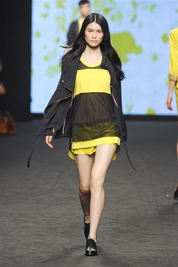 Fotoservizio/SS 2012/WOMEN/C'N'C COSTUME NATIONAL/21