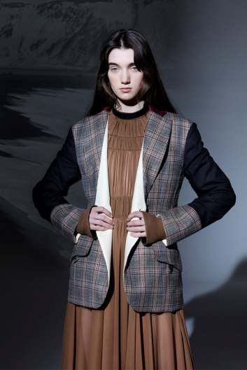 Fotoservizio/FW 21-22/WOMEN/PRESENTAZIONE/ROMEO GIGLI/DP2/9