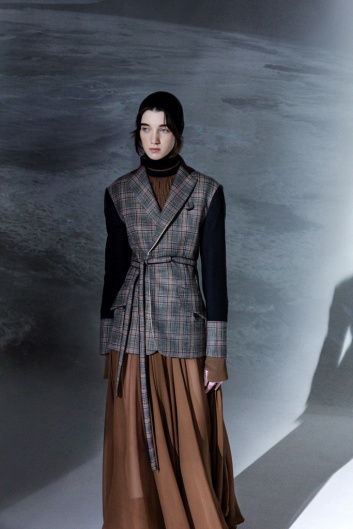 Fotoservizio/FW 21-22/WOMEN/PRESENTAZIONE/ROMEO GIGLI/DP2/11