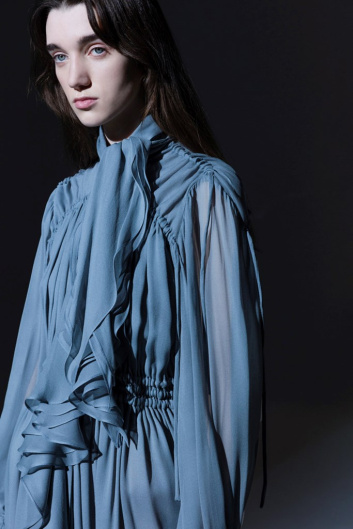 Fotoservizio/FW 21-22/WOMEN/PRESENTAZIONE/ROMEO GIGLI/DP2/18