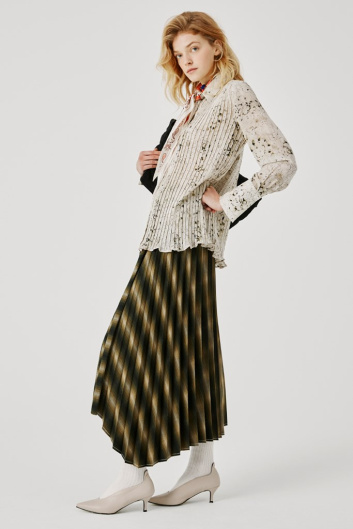 Fotoservizio/FW 21-22/WOMEN/PRESENTAZIONE/BEATRICE.B/DP2/13