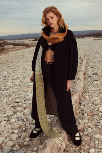 Fotoservizio/FW 21-22/WOMEN/PRESENTAZIONE/BEATRICE.B/DP2/16