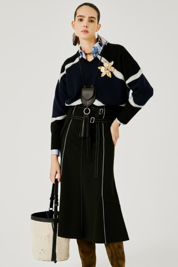 Fotoservizio/FW 21-22/WOMEN/PRESENTAZIONE/BEATRICE.B/DP2/29