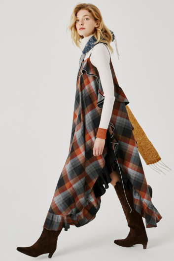 Fotoservizio/FW 21-22/WOMEN/PRESENTAZIONE/BEATRICE.B/DP2/43
