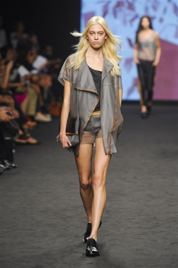 Fotoservizio/SS 2012/WOMEN/C'N'C COSTUME NATIONAL/30