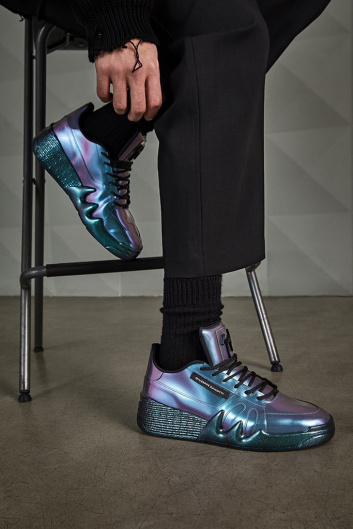 Fotoservizio/FW 21-22/WOMEN/PRESENTAZIONE/GIUSEPPE ZANOTTI/DP2/4
