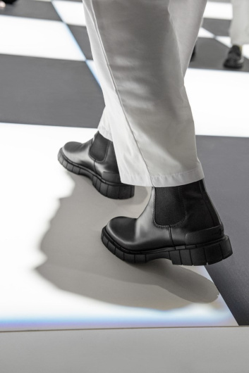 Fotoservizio/FW 21-22/WOMEN/PRESENTAZIONE/CAR SHOE/DP2/3