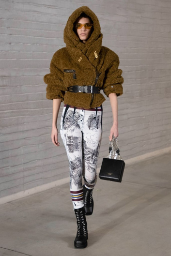 Fotoservizio/FW 21-22/WOMEN/SFILATA/PHILOSOPHY DI LORENZO SERAFINI/DP2/26