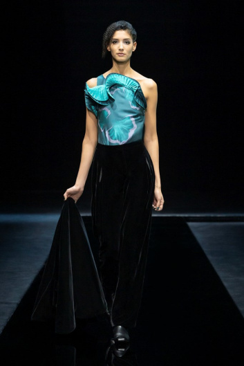 Fotoservizio/FW 21-22/WOMEN/SFILATA/GIORGIO ARMANI/DP2/2