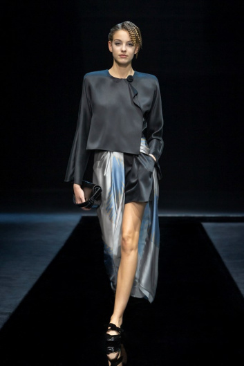 Fotoservizio/FW 21-22/WOMEN/SFILATA/GIORGIO ARMANI/DP2/35
