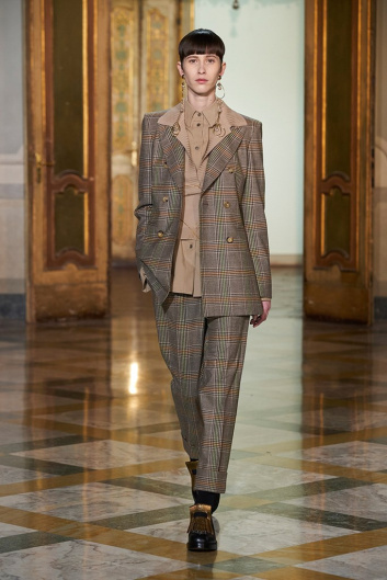 Fotoservizio/FW 21-22/WOMEN/SFILATA/CIVIDINI/DP2/1