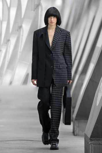 Fotoservizio/FW 21-22/WOMEN/SFILATA/ANNAKIKI/DP2/26