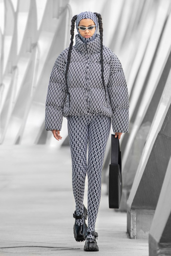 Fotoservizio/FW 21-22/WOMEN/SFILATA/ANNAKIKI/DP2/22