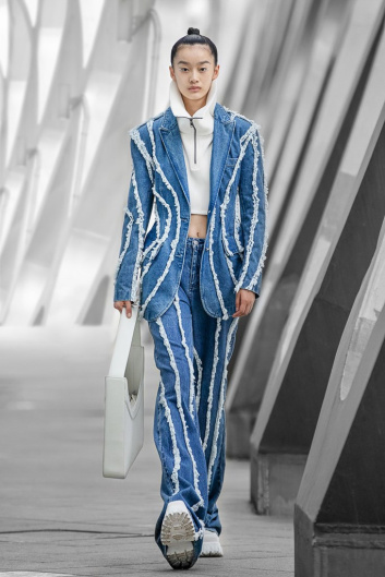 Fotoservizio/FW 21-22/WOMEN/SFILATA/ANNAKIKI/DP2/36