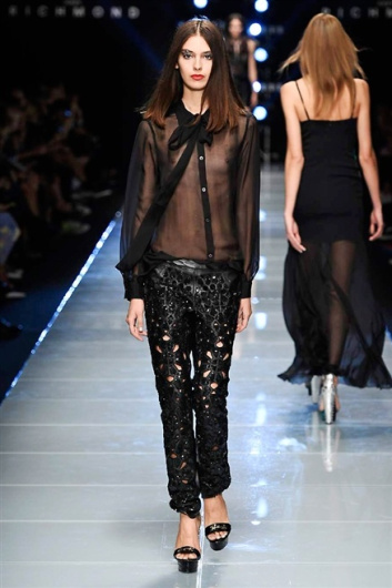 Fotoservizio/SS 2016/WOMEN/JOHN RICHMOND/DP1/43