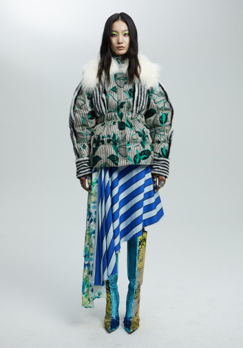 Fotoservizio/FW 21-22/WOMEN/SFILATA/SHUTING QIU/DP2/17