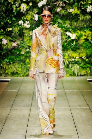Fotoservizio/SS 2016/WOMEN/LAURA BIAGIOTTI/DP1/0