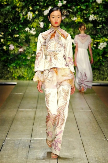 Fotoservizio/SS 2016/WOMEN/LAURA BIAGIOTTI/DP1/5