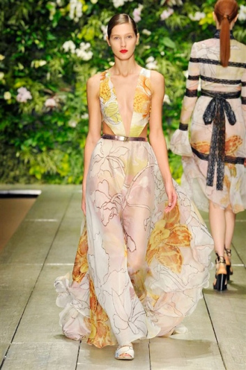 Fotoservizio/SS 2016/WOMEN/LAURA BIAGIOTTI/DP1/10