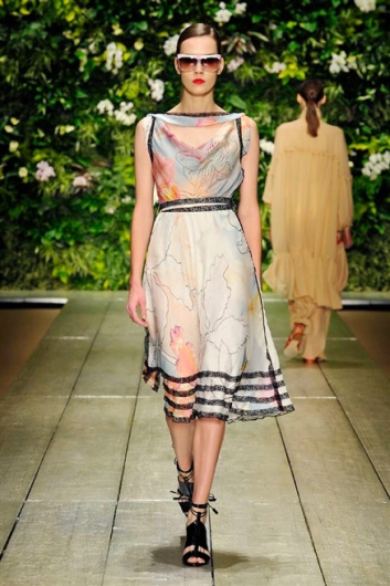 Fotoservizio/SS 2016/WOMEN/LAURA BIAGIOTTI/DP1/17