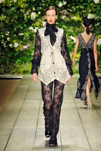 Fotoservizio/SS 2016/WOMEN/LAURA BIAGIOTTI/DP1/19