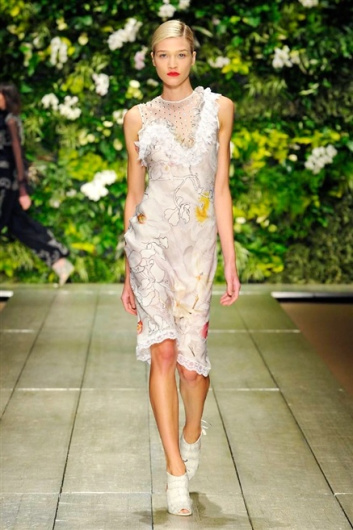Fotoservizio/SS 2016/WOMEN/LAURA BIAGIOTTI/DP1/22