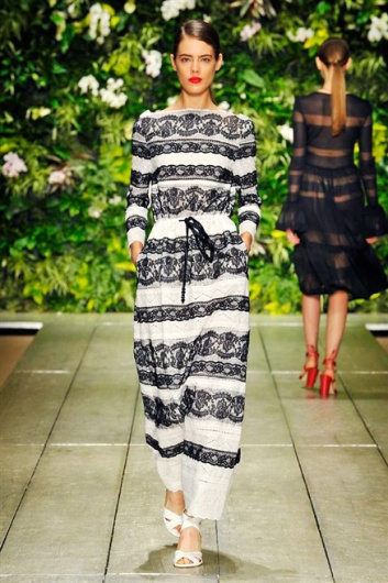 Fotoservizio/SS 2016/WOMEN/LAURA BIAGIOTTI/DP1/26