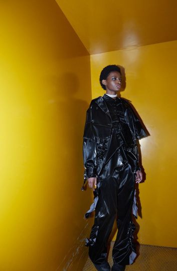 Fotoservizio/FW 21-22/WOMEN/SFILATA/ALEXANDRA MOURA/DP2/31