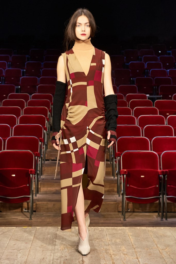 Fotoservizio/FW 21-22/WOMEN/SFILATA/GILBERTO CALZOLARI/DP2/8
