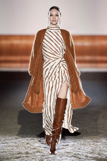 Fotoservizio/FW 21-22/WOMEN/SFILATA/ELISABETTA FRANCHI/DP2/19