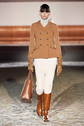 Fotoservizio/FW 21-22/WOMEN/SFILATA/ELISABETTA FRANCHI/DP2/14