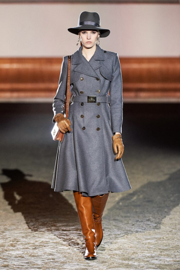 Fotoservizio/FW 21-22/WOMEN/SFILATA/ELISABETTA FRANCHI/DP2/16