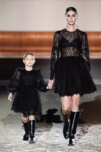 Fotoservizio/FW 21-22/WOMEN/SFILATA/ELISABETTA FRANCHI/DP2/29