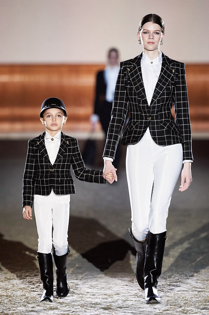 Fotoservizio/FW 21-22/WOMEN/SFILATA/ELISABETTA FRANCHI/DP2/40