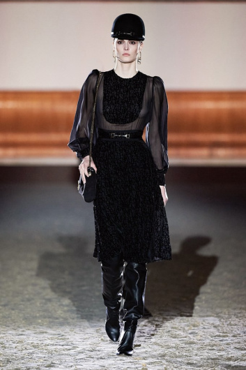Fotoservizio/FW 21-22/WOMEN/SFILATA/ELISABETTA FRANCHI/DP2/43