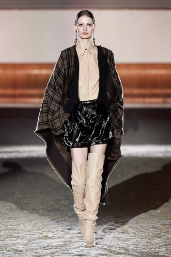 Fotoservizio/FW 21-22/WOMEN/SFILATA/ELISABETTA FRANCHI/DP2/44