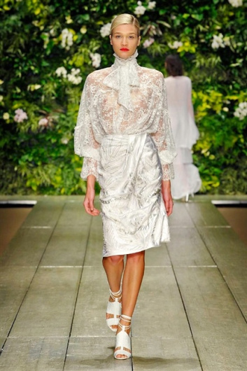 Fotoservizio/SS 2016/WOMEN/LAURA BIAGIOTTI/DP1/47