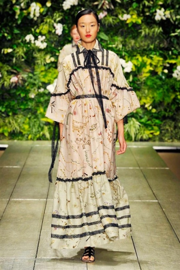 Fotoservizio/SS 2016/WOMEN/LAURA BIAGIOTTI/DP1/55