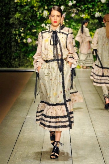 Fotoservizio/SS 2016/WOMEN/LAURA BIAGIOTTI/DP1/58