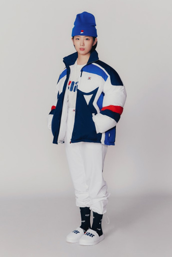 Fotoservizio/FW 21-22/WOMEN/PRESENTAZIONE/PUSH BUTTON FOR FILA KOREA/DP2/22