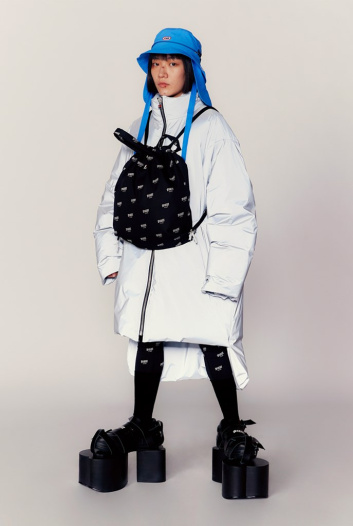 Fotoservizio/FW 21-22/WOMEN/PRESENTAZIONE/PUSH BUTTON FOR FILA KOREA/DP2/38