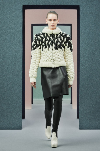 Fotoservizio/FW 21-22/WOMEN/SFILATA/PORTS 1961/DP2/1