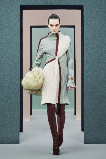 Fotoservizio/FW 21-22/WOMEN/SFILATA/PORTS 1961/DP2/13