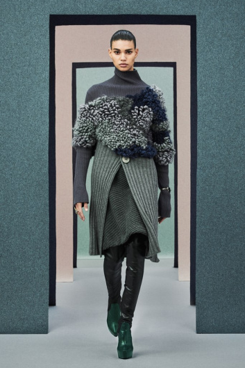 Fotoservizio/FW 21-22/WOMEN/SFILATA/PORTS 1961/DP2/4
