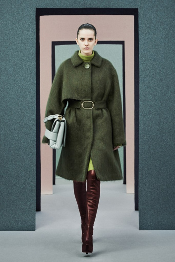 Fotoservizio/FW 21-22/WOMEN/SFILATA/PORTS 1961/DP2/22