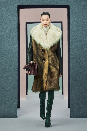 Fotoservizio/FW 21-22/WOMEN/SFILATA/PORTS 1961/DP2/24