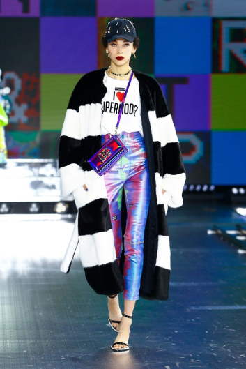 Fotoservizio/FW 21-22/WOMEN/SFILATA/DOLCE & GABBANA/DP2/2