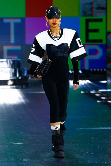 Fotoservizio/FW 21-22/WOMEN/SFILATA/DOLCE & GABBANA/DP2/13